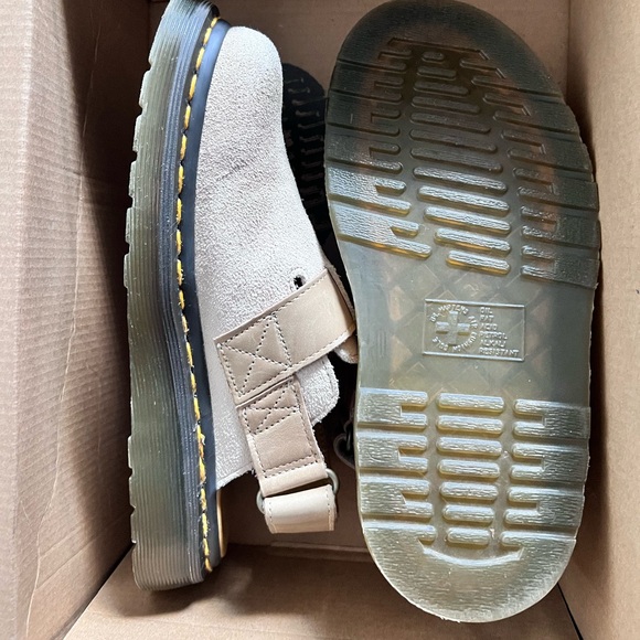 Dr.Martens, size 6 in women I use them one time in good condition. - Picture 3 of 4